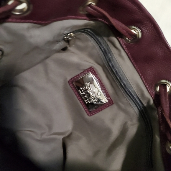 Roots tribe leather bucket bag - Picture 4 of 8